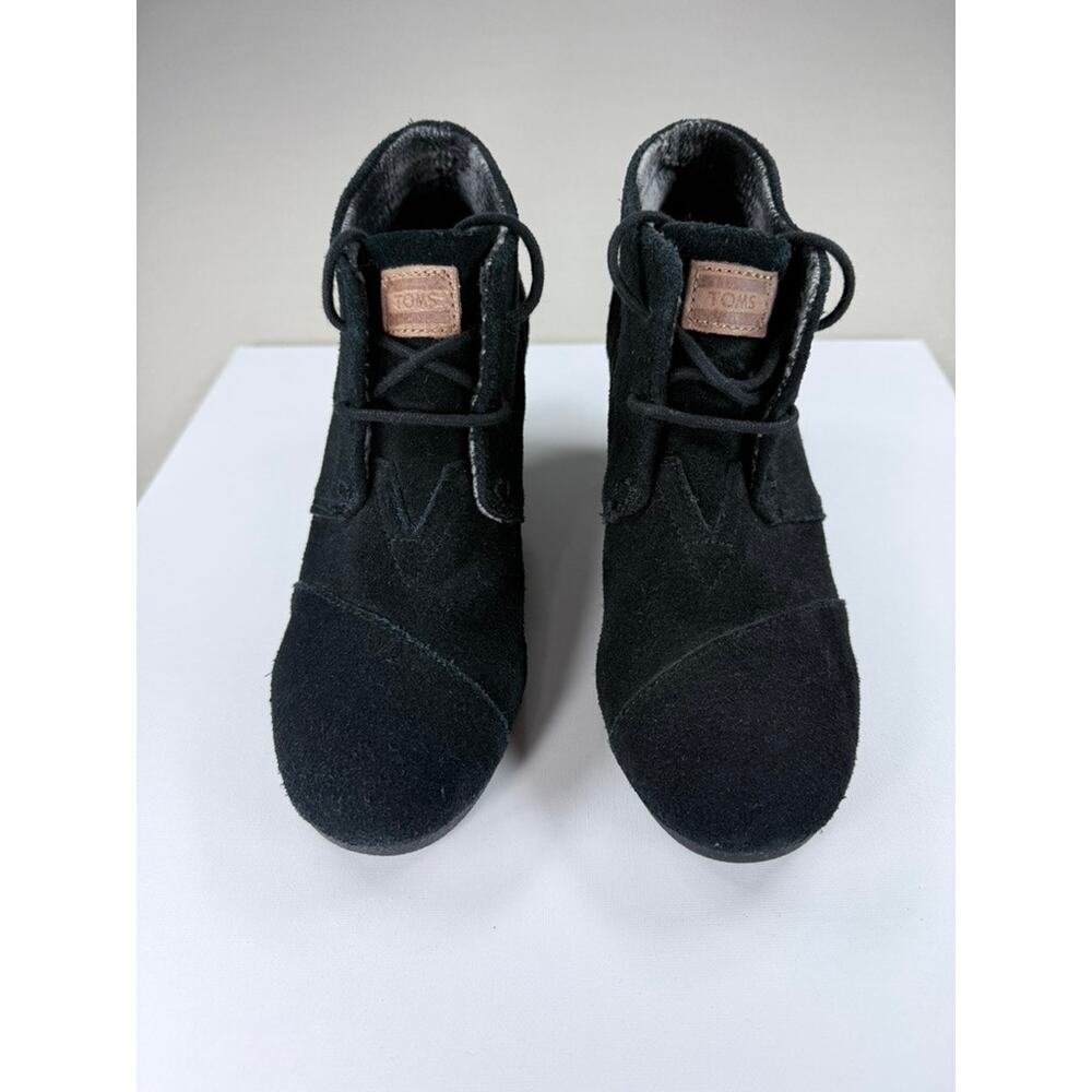 TOMS Black Suede Desert Wedge Booties Lace Up Ankle Boots 8 - Picture 2 of 8